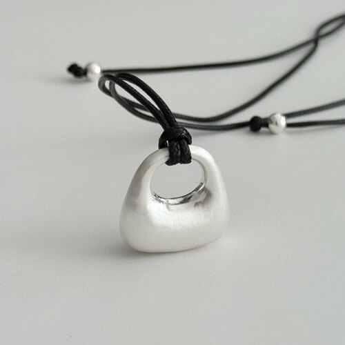 SAMPAN小众设计感黑绳立体包包造型毛衣链可调节项链复古百搭长链 - 图1