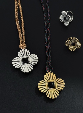 小众设计复古四叶草花朵吊坠项链