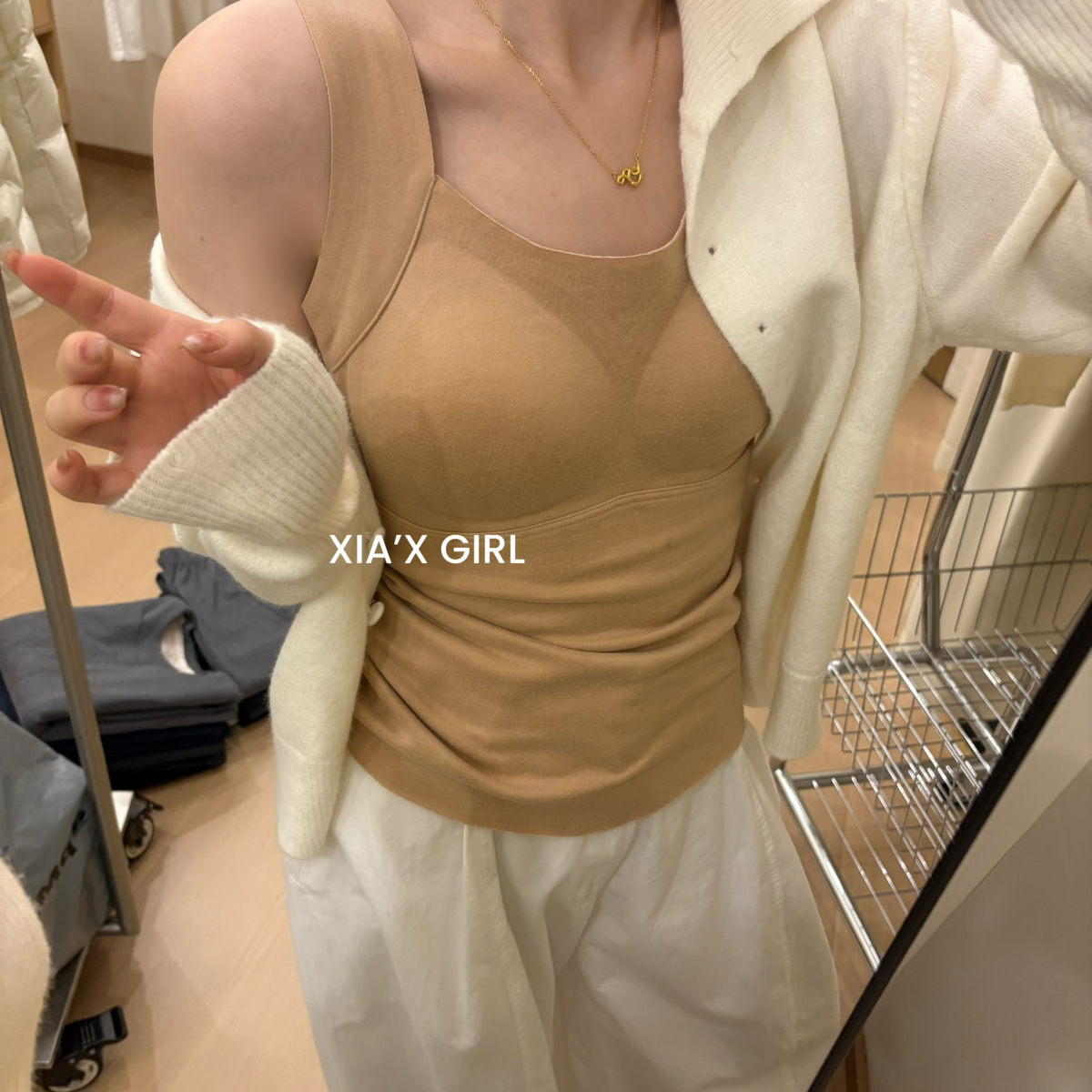 XIA夏夏-山羊绒圆领提拉速温保暖固定杯全包裹杯垫打底背心HS9028 - 图2