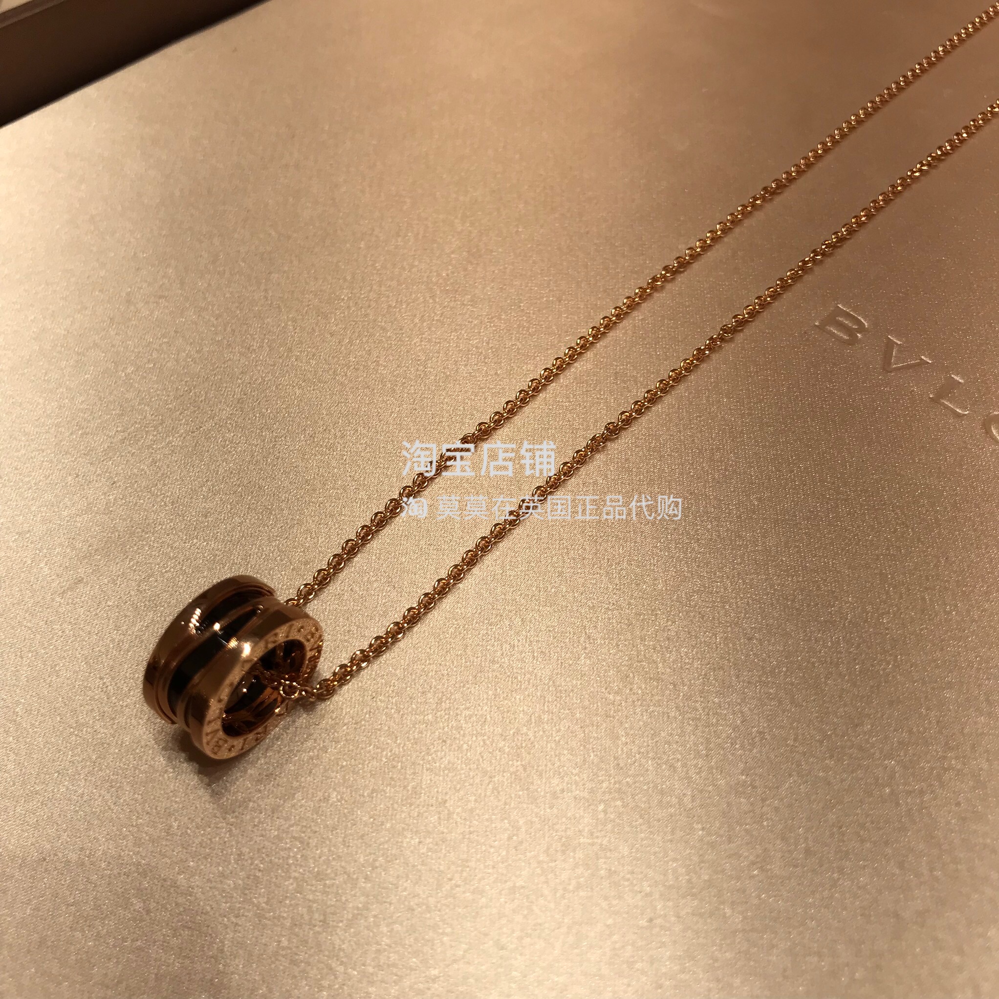 莫莫在英国 Bvlgari/宝格丽 bzero1系列 18K玫瑰金 黑色陶瓷 项链