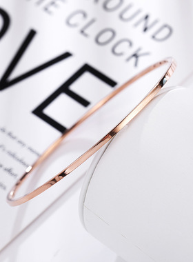 新款简约圆圈多件套手镯女钛钢