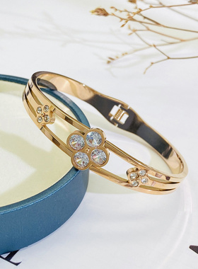 新款四叶草钛钢手镯女