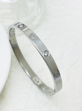 新款简约镶钻爱心手镯女气质