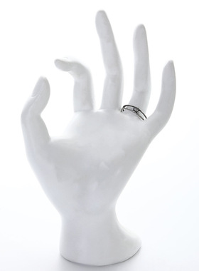 厂家直供满天星镂空钛钢情侣戒