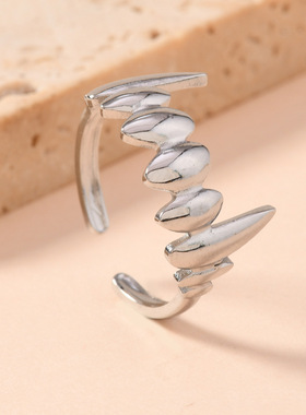 朋克风不锈钢獠牙钛钢戒指