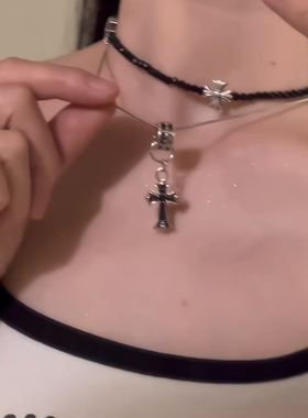 辣妹十字花架叠戴项链女设计高级感百搭小众黑色颈链choker锁骨链