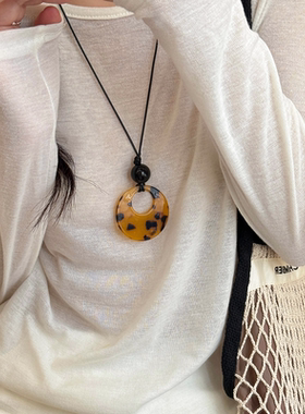玳瑁色圆圈吊坠项链女轻奢高级感