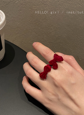 复古红色植绒蝴蝶结戒指