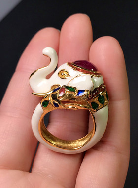 珐琅彩大象红宝石戒指
