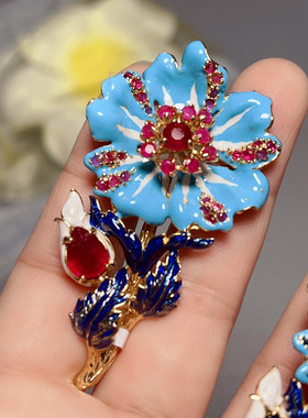 12月新款新货！进口红宝石蓝宝石胸针吊坠2用款 花朵胸针项链坠