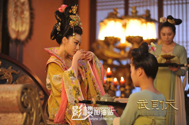 The same ancient costume as Zhang Xinyu in the TV series Wu Mei Niang Legend