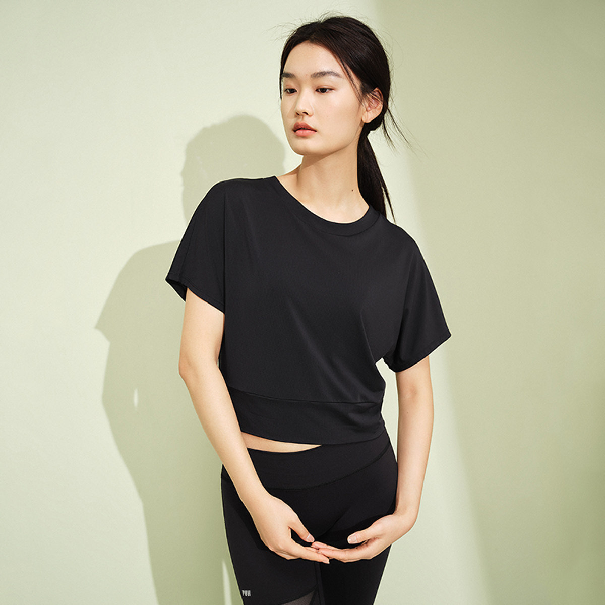 安莉芳旗下E-BRA圆领短袖短款瑜伽T恤女夏季运动健身上衣KD00046,淘宝优惠券,粉丝福利购,淘宝优惠卷