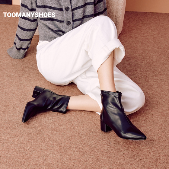 Toomanyshoes 부츠 겨울 새 스타일 열정적 인 토피 발목 부츠 지적 발가락 두꺼운 하이힐 메일 라드 스타일 여성을위한 짧은 부츠