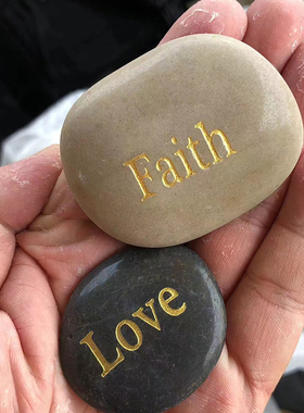 跨境爆款雨花石随形刻英文字母许愿石礼物漂亮石头摆件定定制