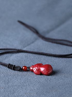 新中式高含量朱砂旗袍吊坠旗开得胜毛衣链项坠男女礼物祥云元素