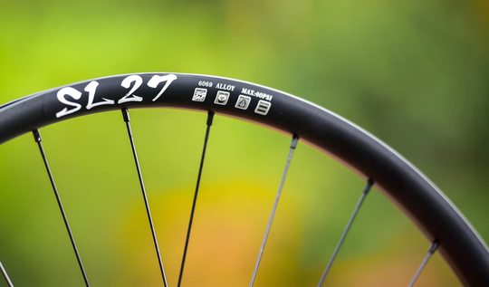 Possible mountain bike ultra-light aluminum quasi-tubeless wheelset
