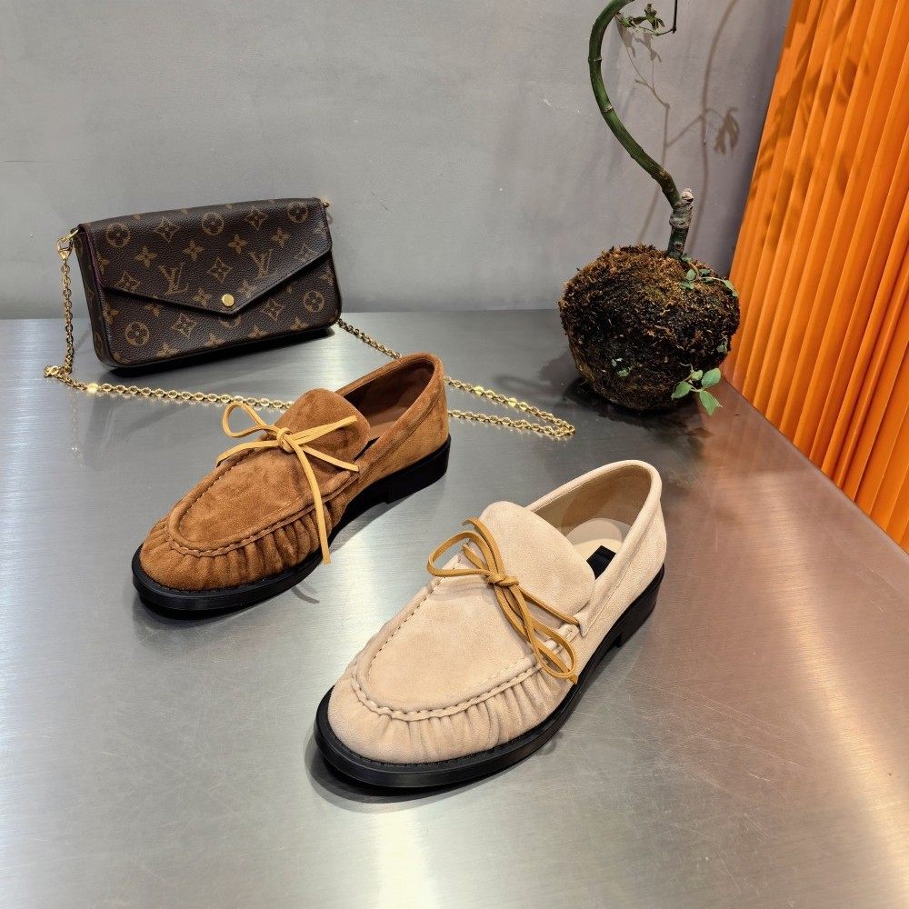 欧洲站女鞋26春季时尚褶皱软牛猄皮圆头休闲舒适款平底乐福鞋单鞋,淘宝优惠券,粉丝福利购,淘宝优惠卷