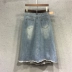 19 hè mới ga châu Âu thời trang lỗ thủng váy denim mỏng viền mỏng phần dài Một váy chữ nữ - Váy