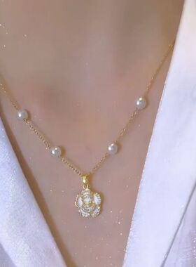 白色山茶花珍珠项链女钛钢网红百搭锁骨链新款时尚吊坠