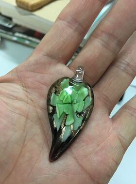首饰,胸坠(佩),撒金星底菊花葫芦型琉璃吊坠,琉璃世界精品项链。