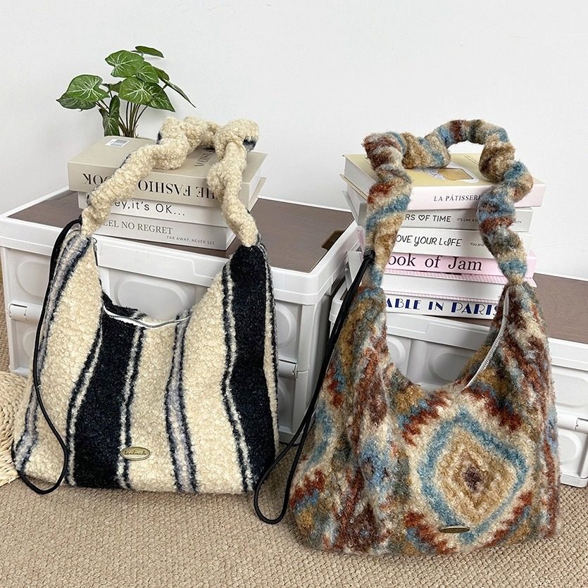 复古格子毛绒斜挎包韩版高颜值小众腋下包大容量慵懒风通勤背心包,淘宝优惠券,粉丝福利购,淘宝优惠卷