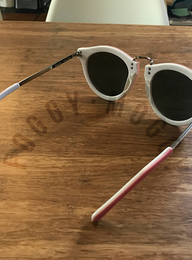 粉红色玻璃片大框太阳镜