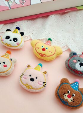 卡通生日帽小熊公仔配饰可爱毛绒小狗猫咪胸针服装头饰玩偶辅料