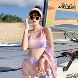 Производитель Baiya, дамы, покрывающие живот и показывают тонкий купальник с тремя наборами.