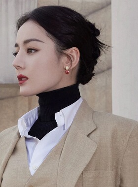 朱砂耳环女银针玄学耳钉2025年新款复古高级感新中式红色耳饰秋冬