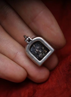 s925纯银藏传六臂玛哈噶拉大黑天擦擦吊坠挂件嘎乌盒侧挂文玩吊坠