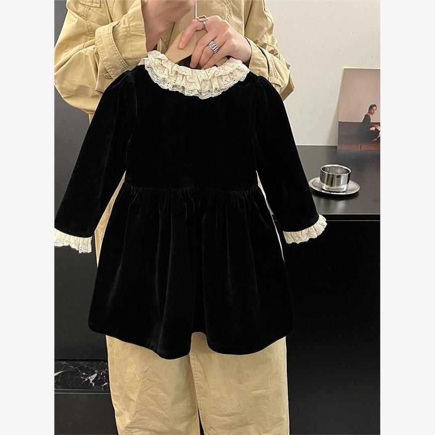 法式新款小黑裙女孩金丝绒赫本女童2024韩版复古秋冬连衣裙风气质 - 图1