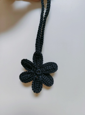 手工编织包挂件花卉造型成品纯手工钩织拉菲草棉草钥匙扣花朵挂件