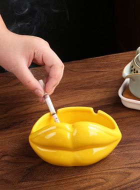 欧式客厅嘴唇陶瓷烟灰缸家居装饰品地摊套圈摆件北欧风格收纳烟缸