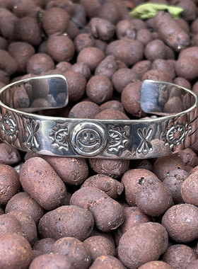 笑脸点银日本手打复古银手镯