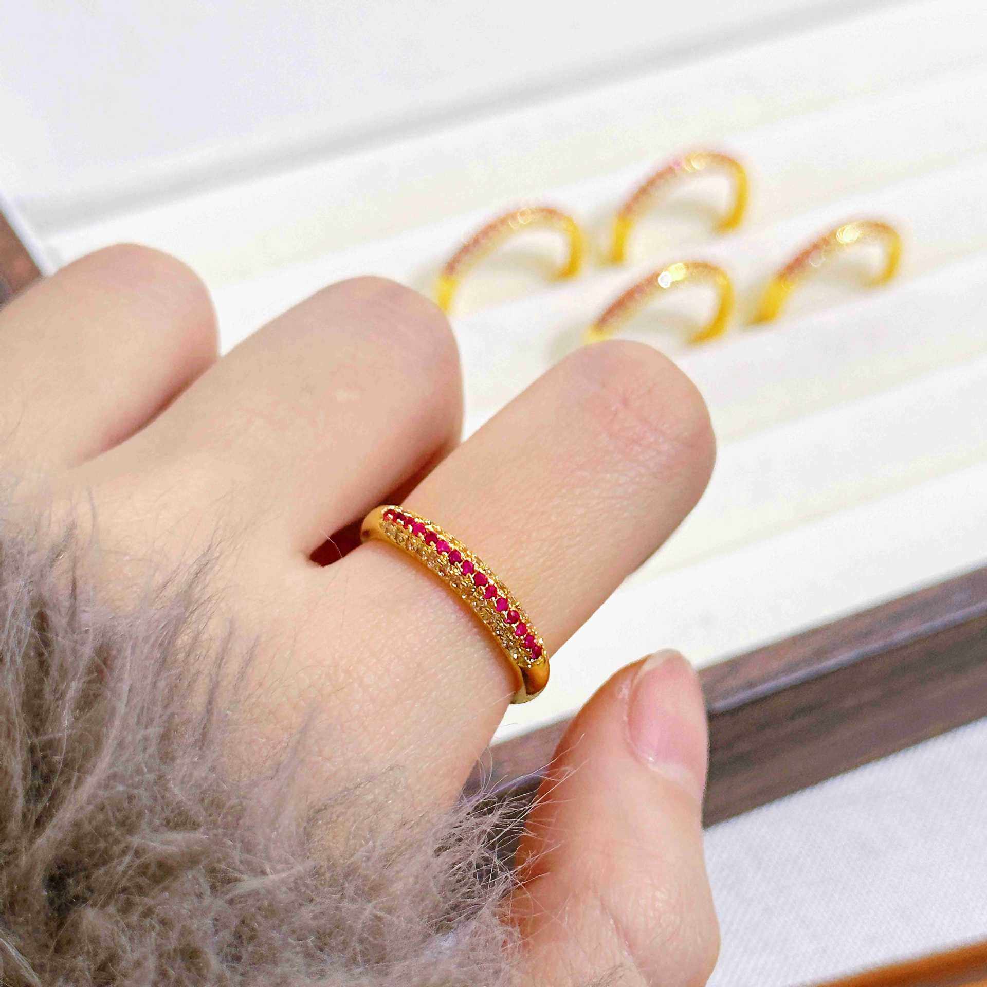 新款沙金饰品鸽血红排钻戒指高级感精致时尚指环首饰金店同款,淘宝优惠券,粉丝福利购,淘宝优惠卷