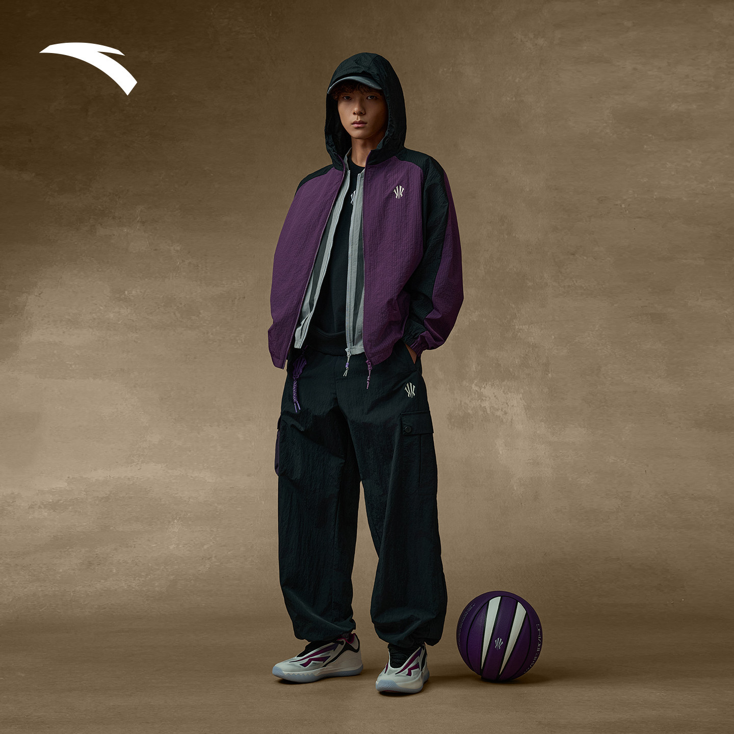 安踏凯里·欧文系列丨美式复古梭织运动外套男女同款172541602N,淘宝优惠券,粉丝福利购,淘宝优惠卷