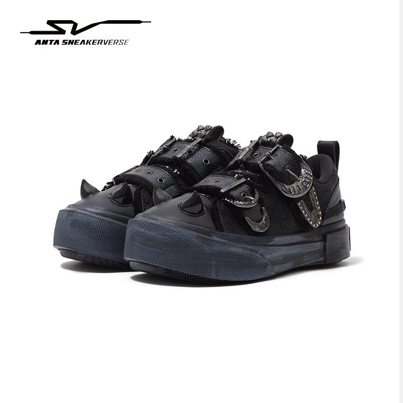 安踏SV Lilith 莉莉丝丨哥特风板鞋女潮流排扣运动鞋122548006VS,淘宝优惠券,粉丝福利购,淘宝优惠卷