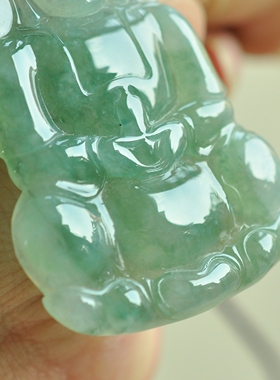 缅甸A货翡翠冰润湖水绿正装观音