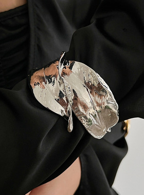 精美饰品包邮 个性不规则树叶弹簧手镯 夸张宽面金属感bracelet女