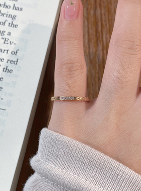 高级感轻奢箭头四钻戒指