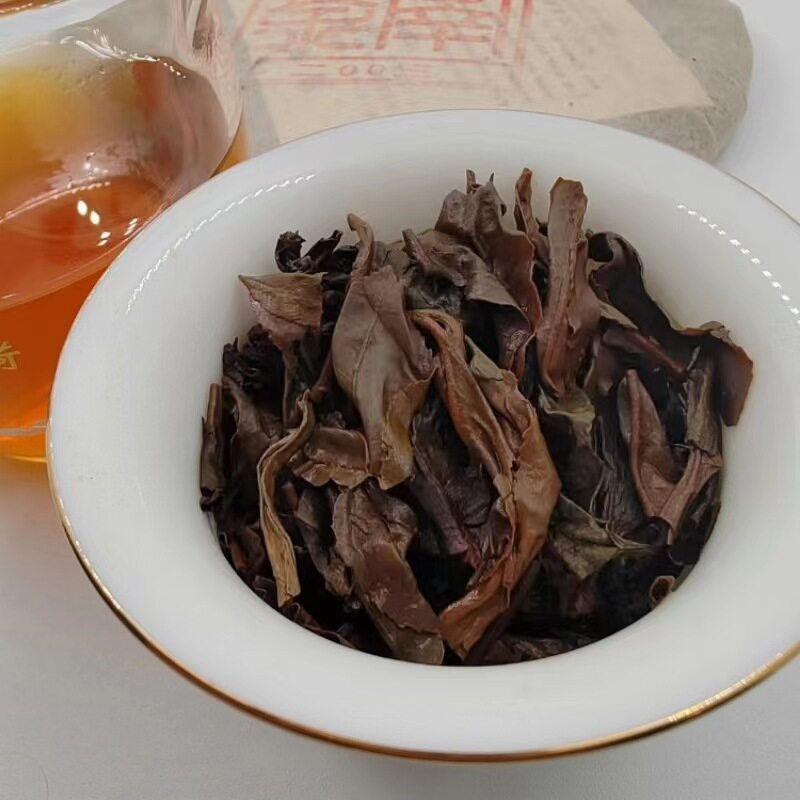 2003年云南贡茶普洱生茶饼六大茶山乔木古树普洱大叶种好喝的茶叶