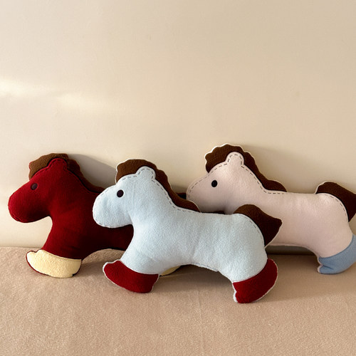 晚安猫ins韩式创意卡通幸运小马抱枕靠枕少女心卧室客厅沙发宿舍 - 图3