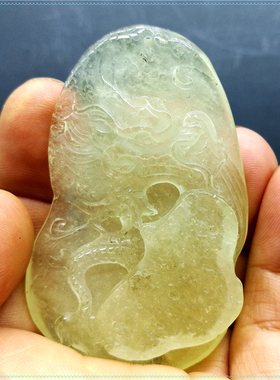 保真利比亚雕刻玻璃陨石吊坠