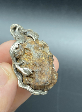 肯尼亚Sericho橄榄陨石吊坠