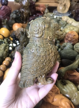 天然绿檀实木雕刻子乍弄鸟尊动物文玩挂件啄木鸟手把件工艺品