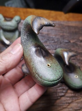 凉山崖柏香炉青蛙鲸鱼陶瓷香插