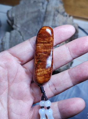 凉山陈化崖柏满瘤疤项链挂坠吊坠