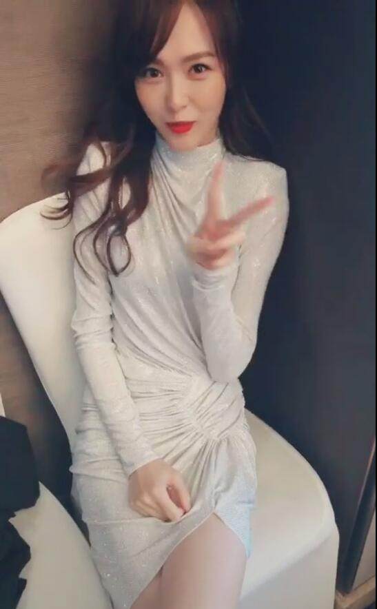 2020新款唐嫣抖音同款银色打底裙 魅使连衣裙