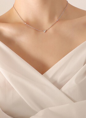 极简精致百搭小爱心甜酷项链可爱小众设计感钛钢镀18K金锁骨链女