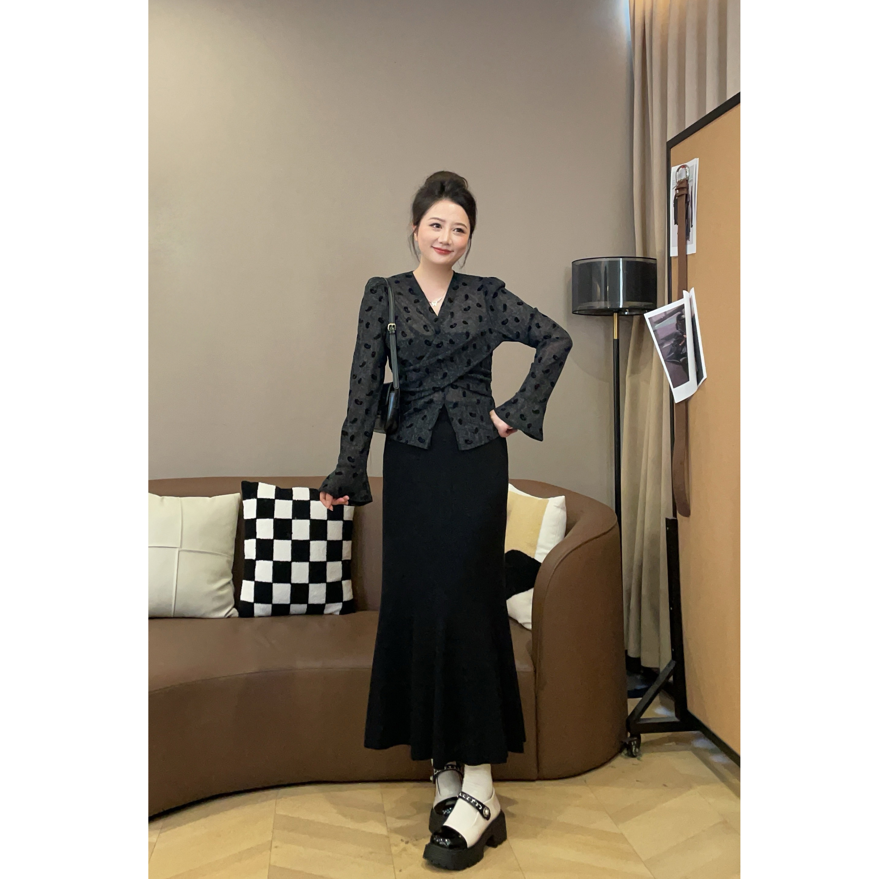 大萌萌微胖定制25年秋季气质撒银植绒腰果花交叉收腰上衣显瘦套装,淘宝优惠券,粉丝福利购,淘宝优惠卷